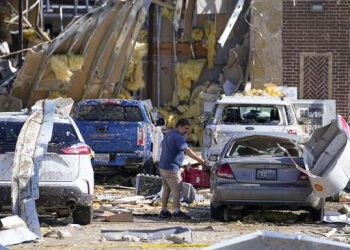 Tormentas Mortales Azotan Texas, Oklahoma, Arkansas y Kentucky: Al Menos 21 Muertos