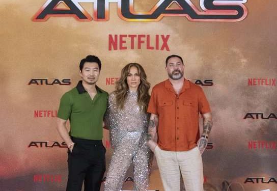 Jennifer Lopez Roba Suspiros en México Durante la Promoción de “Atlas”