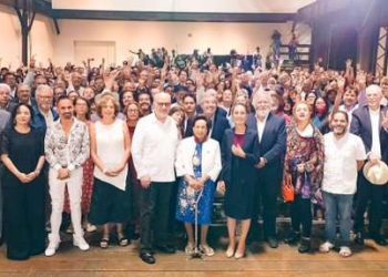 900 académicos e intelectuales firman en apoyo a Claudia Sheinbaum