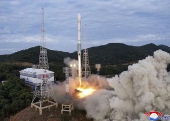 Corea del Norte: Cohete con Satélite Explota en Vuelo