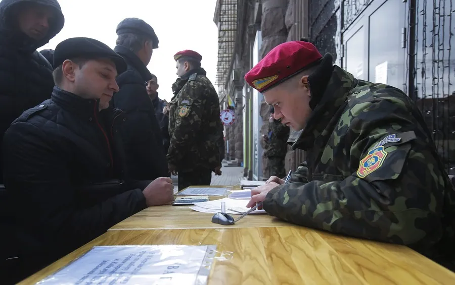 ucrania aprueba presos en el ejercito