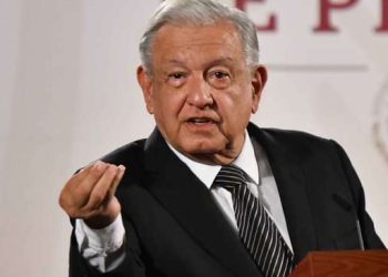 AMLO acusa a Calderón y Peña Nieto de favorecer a empresas españolas