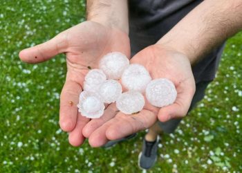 Fenómeno Meteorológico Impacta: Granizo Gigante Golpea México, Francia y EU
