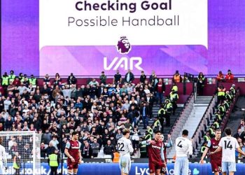 La Premier League Vota a Favor de Mantener el VAR a Pesar de las Controversias