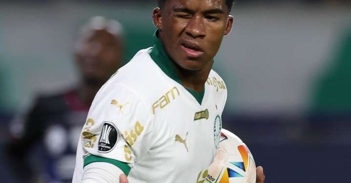 Endrick, la Joven Promesa Brasileña, se Prepara para Enfrentar a México
