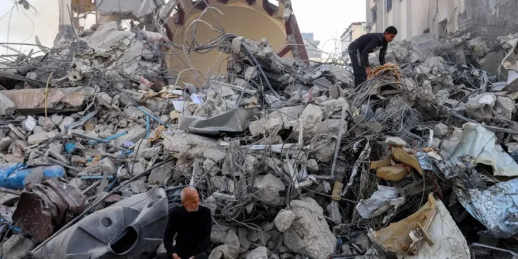Impacto devastador de 8 meses de guerra en Gaza: Desempleo al 80 % y PIB cae un 83,5 %