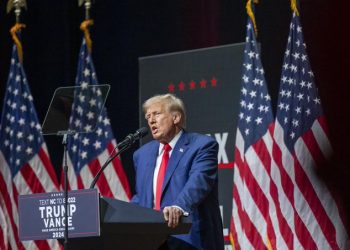 Trump forma equipo de transición con aliados y familiares cercanos