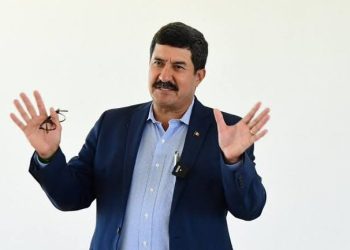 Claudia Sheinbaum respalda a Corral y niega que salga de su equipo