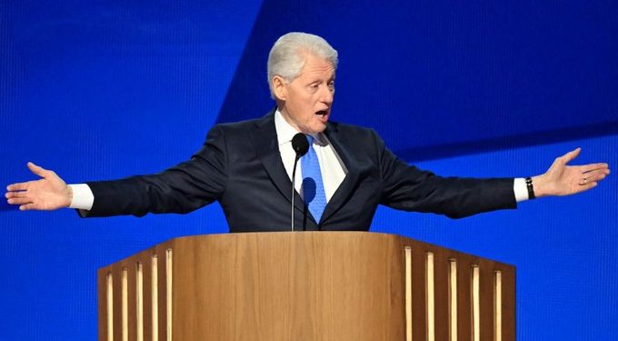 Bill Clinton bromea sobre McDonald’s en un cautivador discurso en la Convención Demócrata
