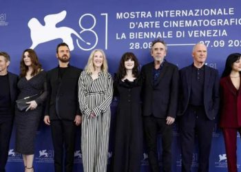 “Beetlejuice, Beetlejuice” deslumbra en la Mostra de Venecia con alfombra roja llena de estrellas