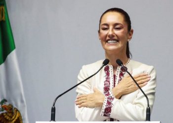 Claudia Sheinbaum recibe constancia como presidenta electa de México y reafirma el legado de AMLO