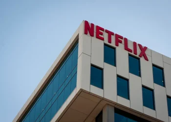 Netflix alcanza nuevo máximo en bolsa tras aumentar ventas de anuncios
