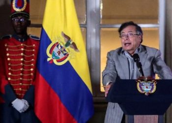 Gustavo Petro aplaza su viaje a México tras accidente fatal de helicóptero de la Fuerza Aérea