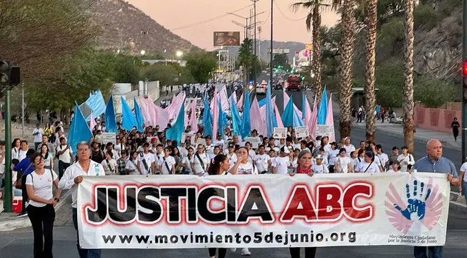 AMLO decreta pensión vitalicia para padres y madres de víctimas del incendio en la Guardería ABC