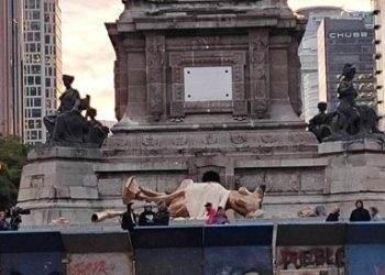 Filmación genera pánico en CDMX por presunta caída del Ángel de la Independencia
