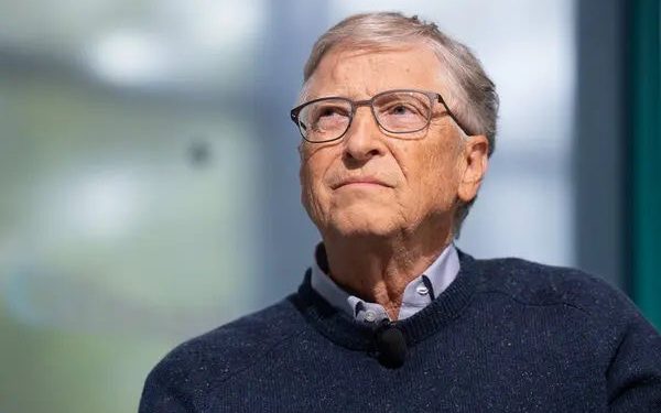 Bill Gates respalda en secreto la campaña de Kamala Harris con una donación millonaria