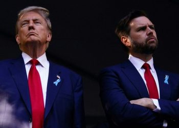 Ciberataque chino afecta teléfonos de Donald Trump y JD Vance, informa el FBI