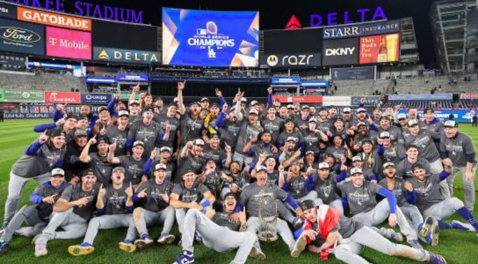 Dodgers de Los Ángeles se coronan campeones de la Serie Mundial con remontada sobre Yanquis