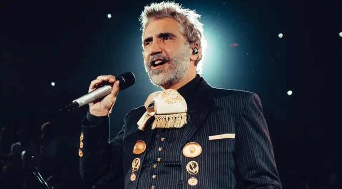 Alejandro Fernández presenta ‘Rey a rey’, su homenaje a Vicente Fernández