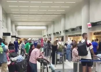 El embajador israelí en la ONU insinúa la posibilidad de bombardear el aeropuerto de Beirut