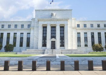 La Fed sigue cautelosa ante la inflación, pese a la reciente baja de tasas de interés