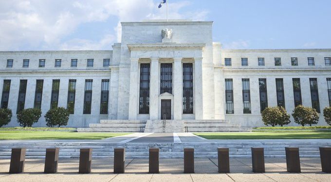 La Fed sigue cautelosa ante la inflación, pese a la reciente baja de tasas de interés