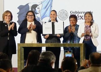 Claudia Sheinbaum firma reforma para garantizar derechos de las mujeres