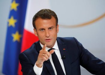 Macron pide a Putin moderar su postura tras avalar el uso de armas nucleares