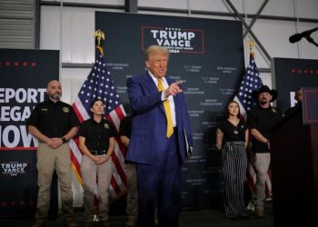 Trump y su equipo consideran declarar emergencia nacional para deportaciones masivas