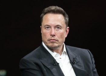 Elon Musk no logra trasladar demanda sobre pagos a votantes a tribunal federal