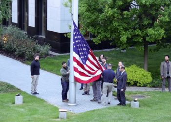 España, Grecia e Italia cierran embajadas en Kiev por riesgo de ataque ruso