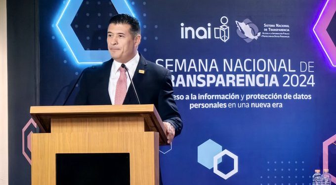 Adrián Alcalá advierte que la desaparición del INAI pone en riesgo derechos humanos