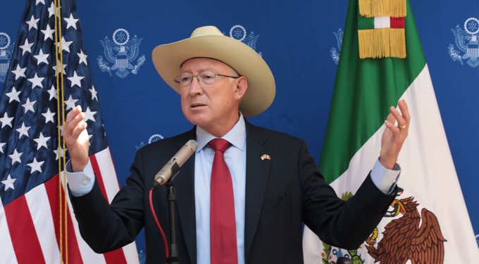 “Ken Salazar explica la ‘pausa’ con AMLO y critica la falta de cooperación en seguridad”