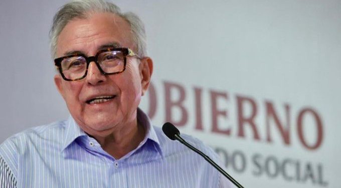 Gobernador de Sinaloa negocia con el SAT para cubrir deuda millonaria heredada