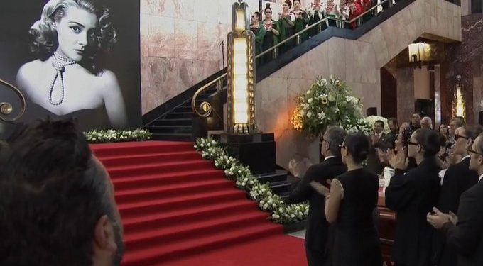 Homenaje póstumo a Silvia Pinal en el Palacio de Bellas Artes