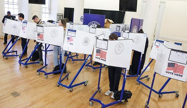 Inician centros de votación en EE.UU. entre Kamala Harris y Donald Trump