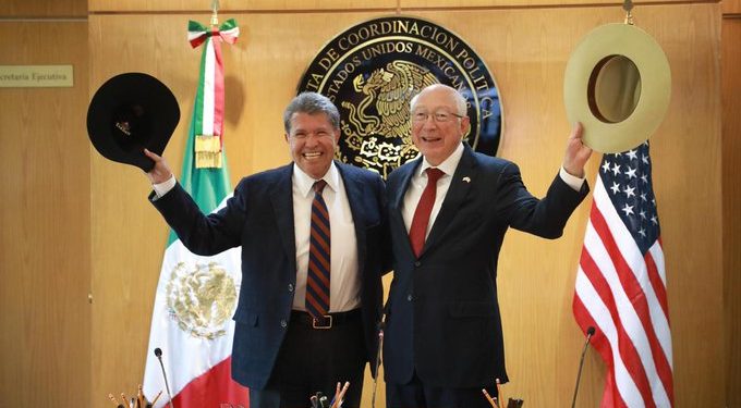 Ken Salazar se Despide de Diputados Mexicanos; Ricardo Monreal Reconoce su Labor en México