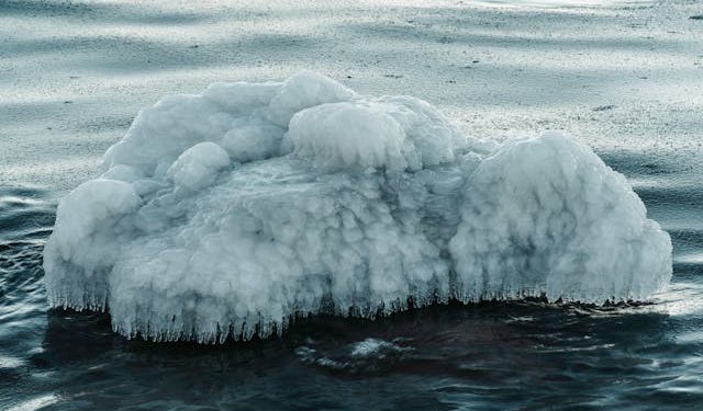Iceberg más grande del mundo se desprende y se desplaza en el Océano Austral