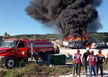 Sofocan incendio en depósito de diésel del Tren Maya en Campeche; investigan causas