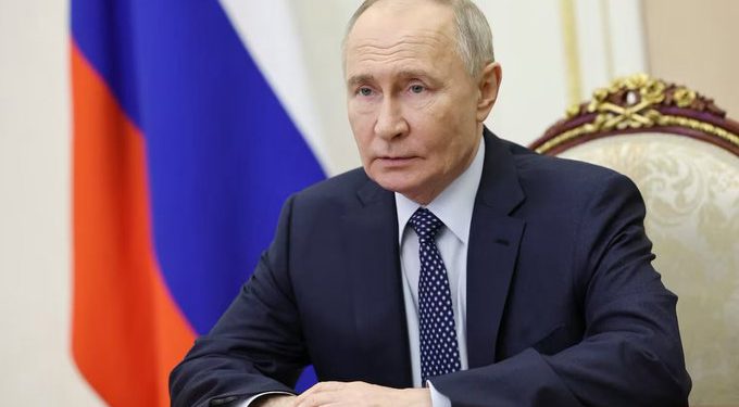 Putin admite que el sistema antiaéreo ruso estaba activo durante el incidente con el avión de Azerbaijan Airlines