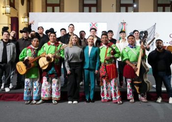 Claudia Sheinbaum celebra el Día Internacional del Migrante con el “Himno Migrante”