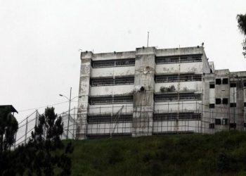 Denuncian disparos y heridos en cárcel militar de Venezuela
