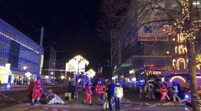 Atropello en mercado navideño de Alemania deja múltiples víctimas