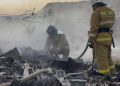 Avión de Azerbaijan Airlines se estrella en Kazajistán: 38 fallecidos y 32 sobrevivientes