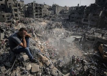 Bombardeo israelí en Gaza deja 4 muertos, entre ellos un periodista y 3 paramédicos