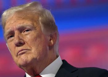 Donald Trump critica tarifas del Canal de Panamá y amenaza con exigir su devolución