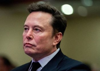 Elon Musk supera los 400,000 millones de dólares en patrimonio