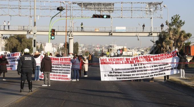 Policías Despejan Bloqueo en Carretera México-Laredo; Vecinos Rechazan Albergue para Migrantes
