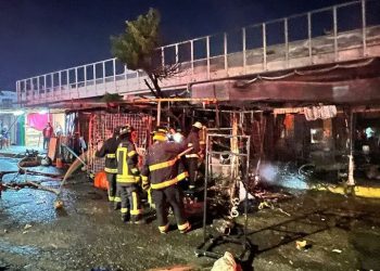 Incendio en Mercado Central de Acapulco consume 30 puestos