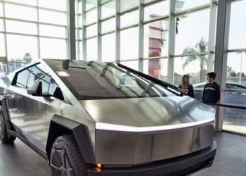 Tesla llama a revisión de 694,000 vehículos por problemas en el sistema de presión de neumáticos